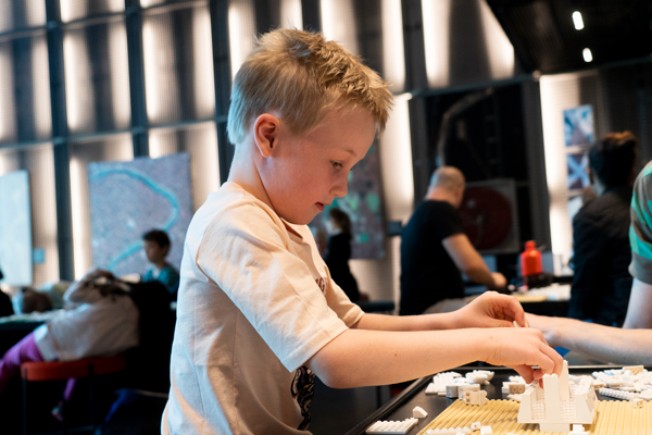 Læs om Leg arkitekt med Lego