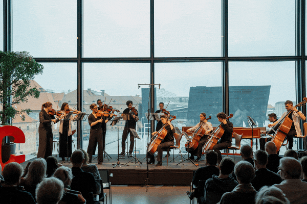 Læs om koncert med Halv12 og Carl Knast